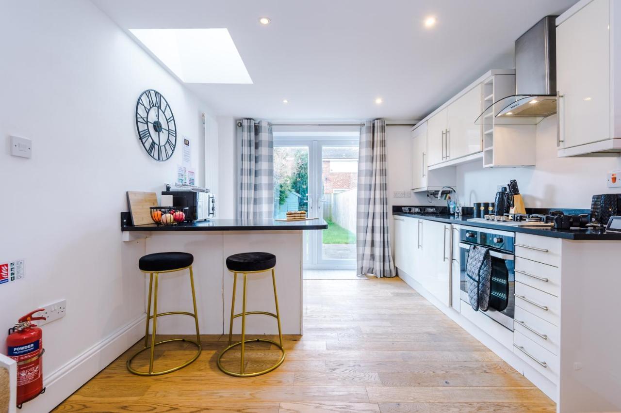 Pristine 2-Bed House In Chester By 53 Degrees Property, Ideal For Families & Small Groups, Great Location - Sleeps 6 Hough Green ภายนอก รูปภาพ