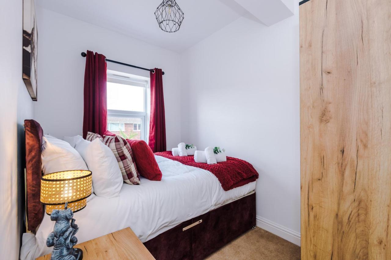 Pristine 2-Bed House In Chester By 53 Degrees Property, Ideal For Families & Small Groups, Great Location - Sleeps 6 Hough Green ภายนอก รูปภาพ
